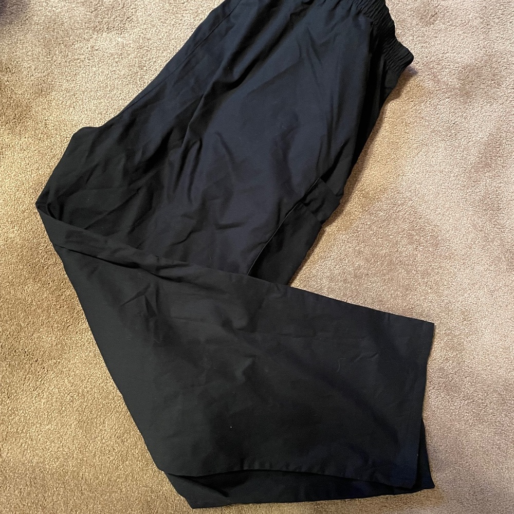 NWT EDS black scrub pants with multiple pockets
